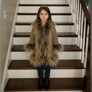 NWOT BOUTIQUE BRAND LITTLE GIRLS CORDUROY AND OSTRICH FEATHER COAT IN SIZE 5